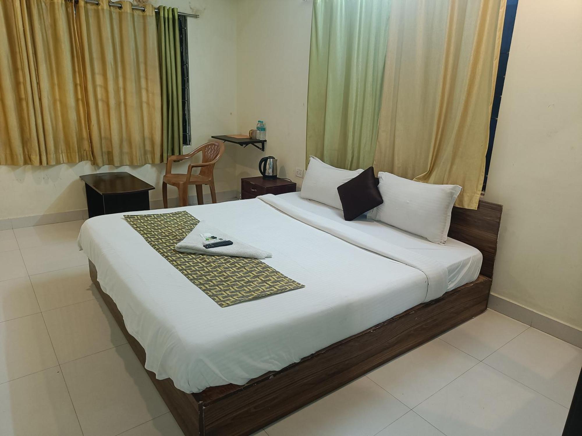 Green Tree Hotel-Near Vfs Global And Ramee Mall チェンナイ エクステリア 写真