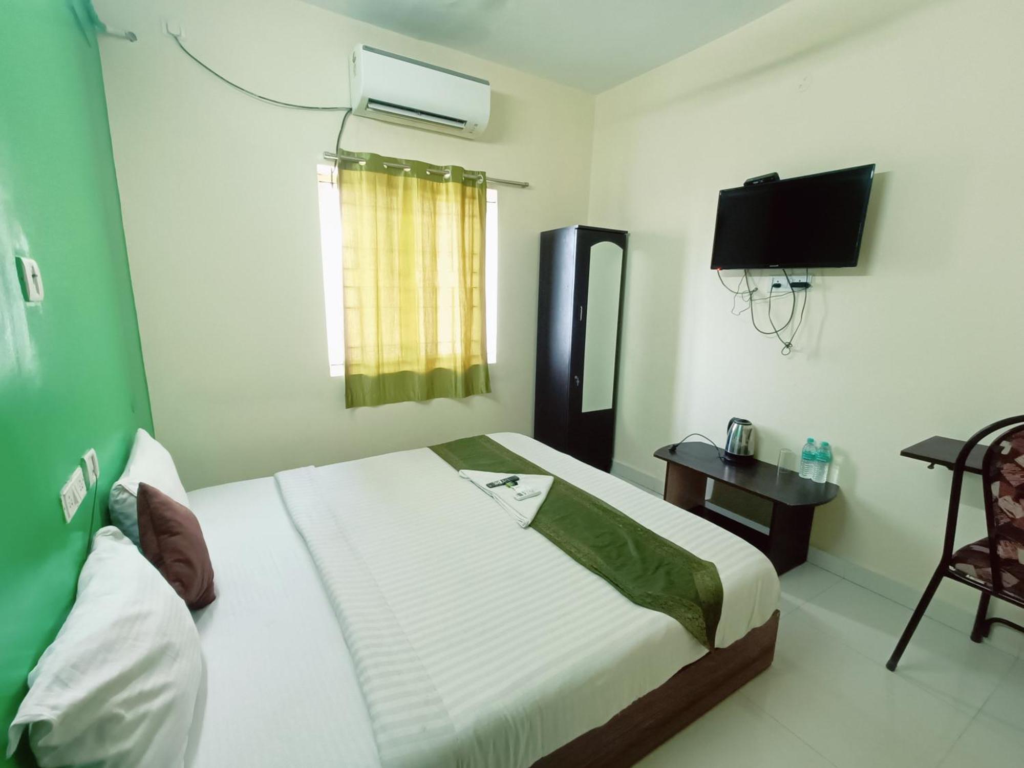 Green Tree Hotel-Near Vfs Global And Ramee Mall チェンナイ エクステリア 写真